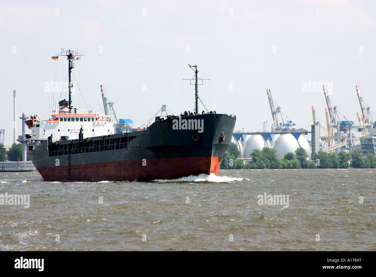 Freighters hi-res stock photography and images - Alamy