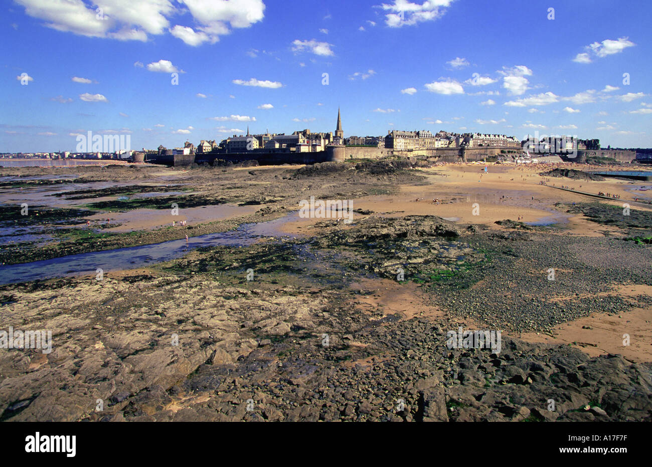 Saint Malo tide Stock Photo Alamy