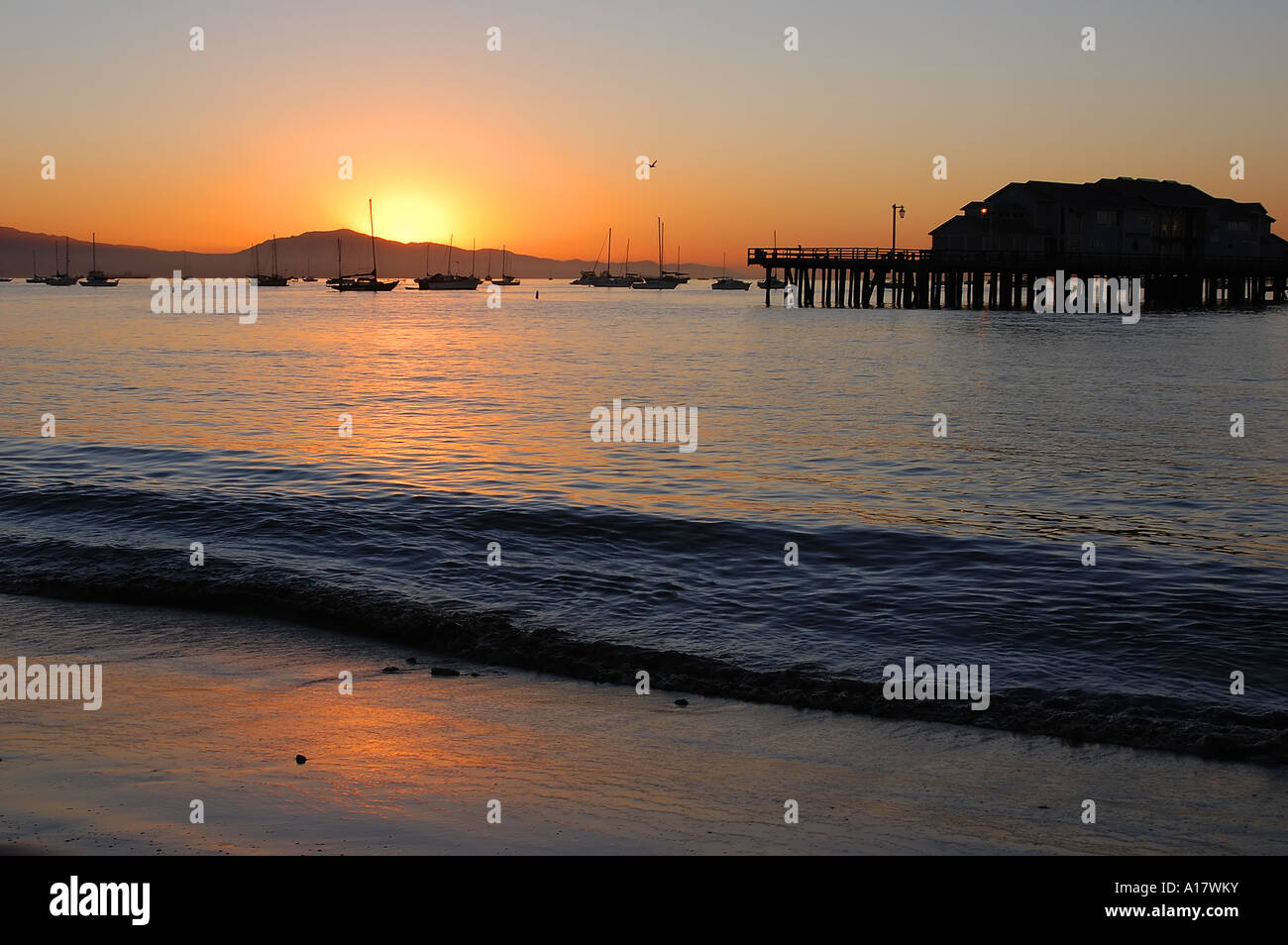 Stearns wharf silhouette hi-res stock photography and images - Alamy