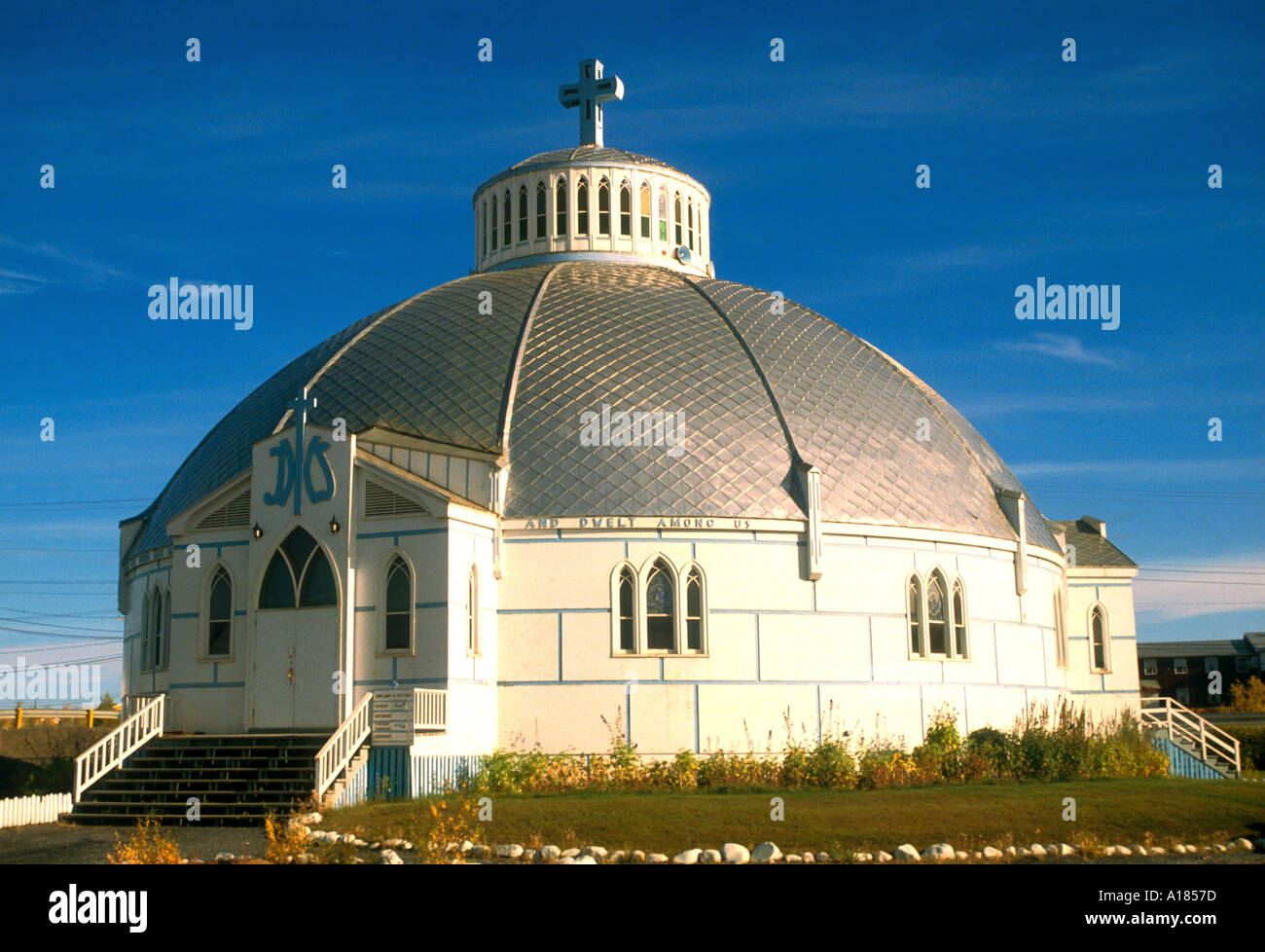 The Igloo Church in the Innuit indian town of Inuvik NWT Canada A C Waltham Stock Photo