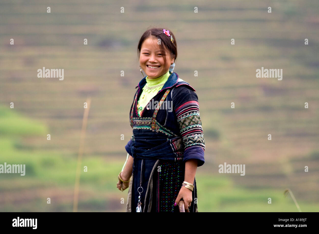 Happy smiling vietnamese hill tribe hi-res stock photography and images ...