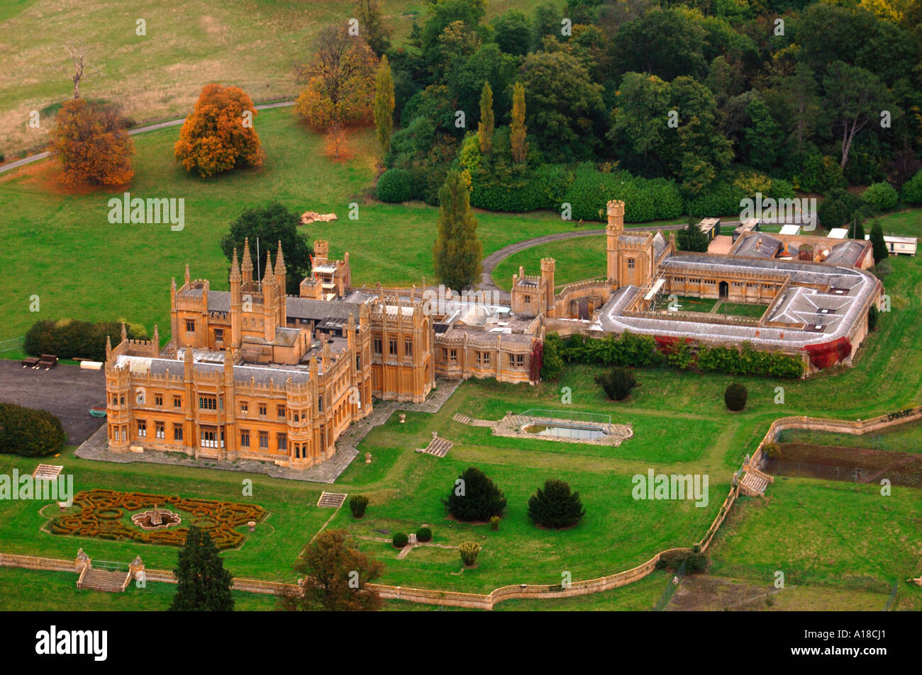 TODDINGTON MANOR IN GLOUCESTERSHIRE UK WHICH HAS BEEN BOUGHT BY THE ARTIST DAMIEN HIRST TO HOUSE HIS ART COLLECTION Stock Photo - Alamy