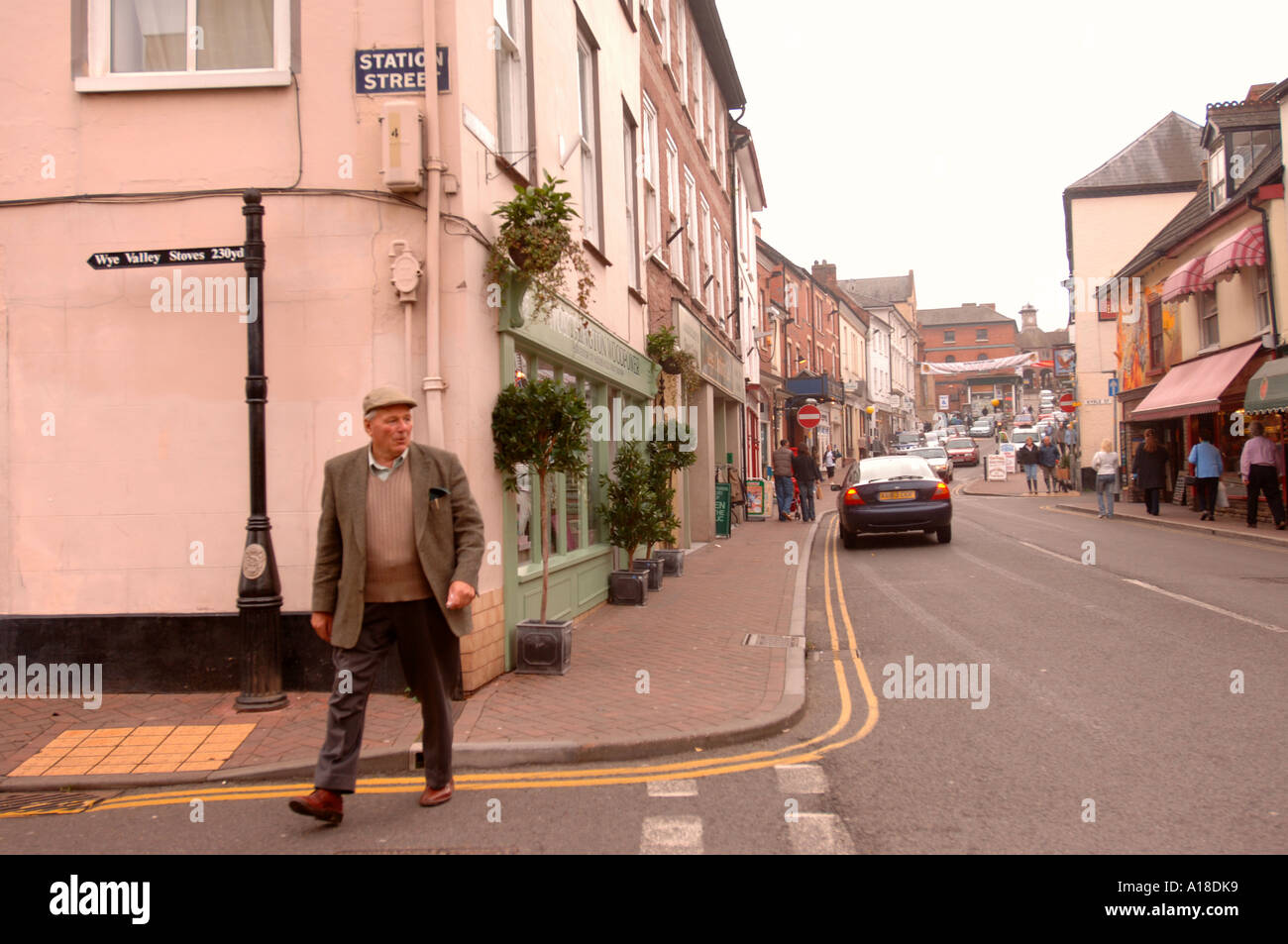 THE CORNER OF STATION STREET AND BROAD STREET IN THE HEREFORDSHIRE TOWN OF ROSS ON WYE UK Stock Photo