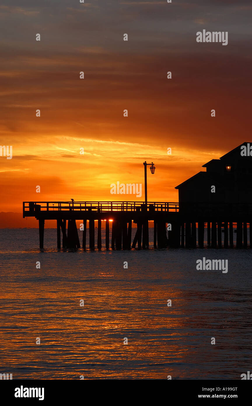 Stearns wharf silhouette hi-res stock photography and images - Alamy