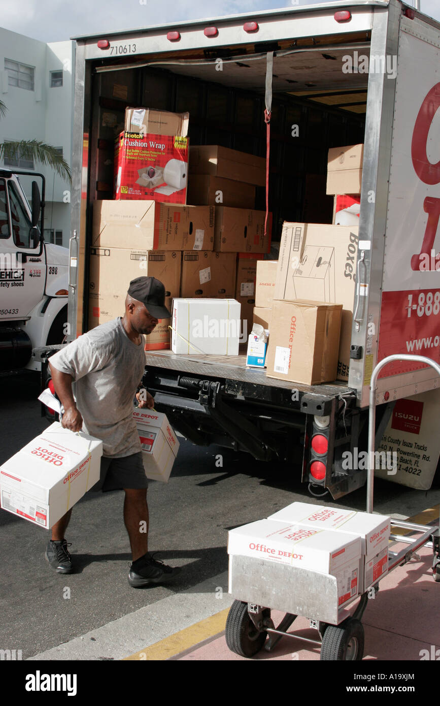 Office depot delivery truck hi res stock photography and images