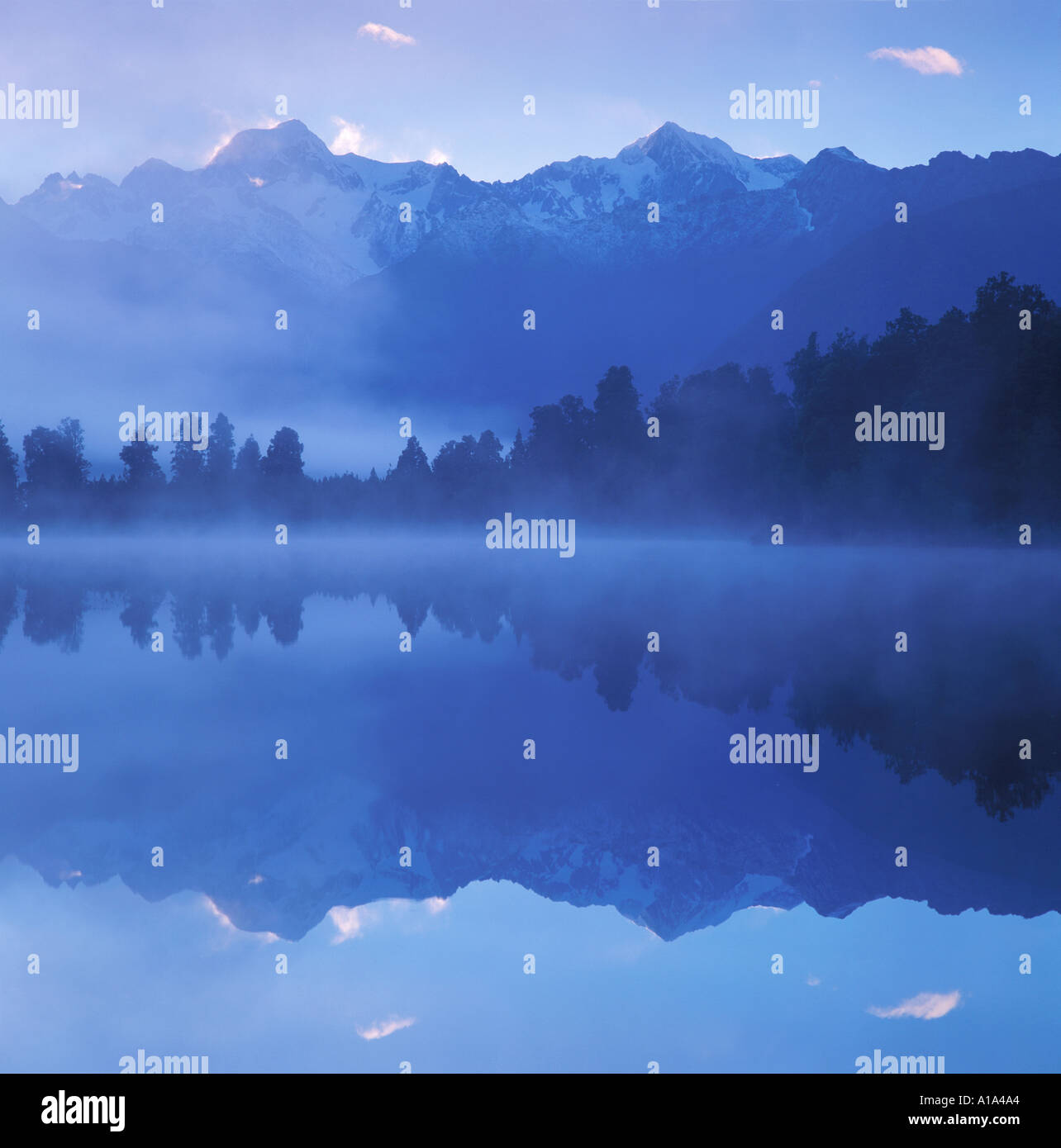lake matheson in new zealand
