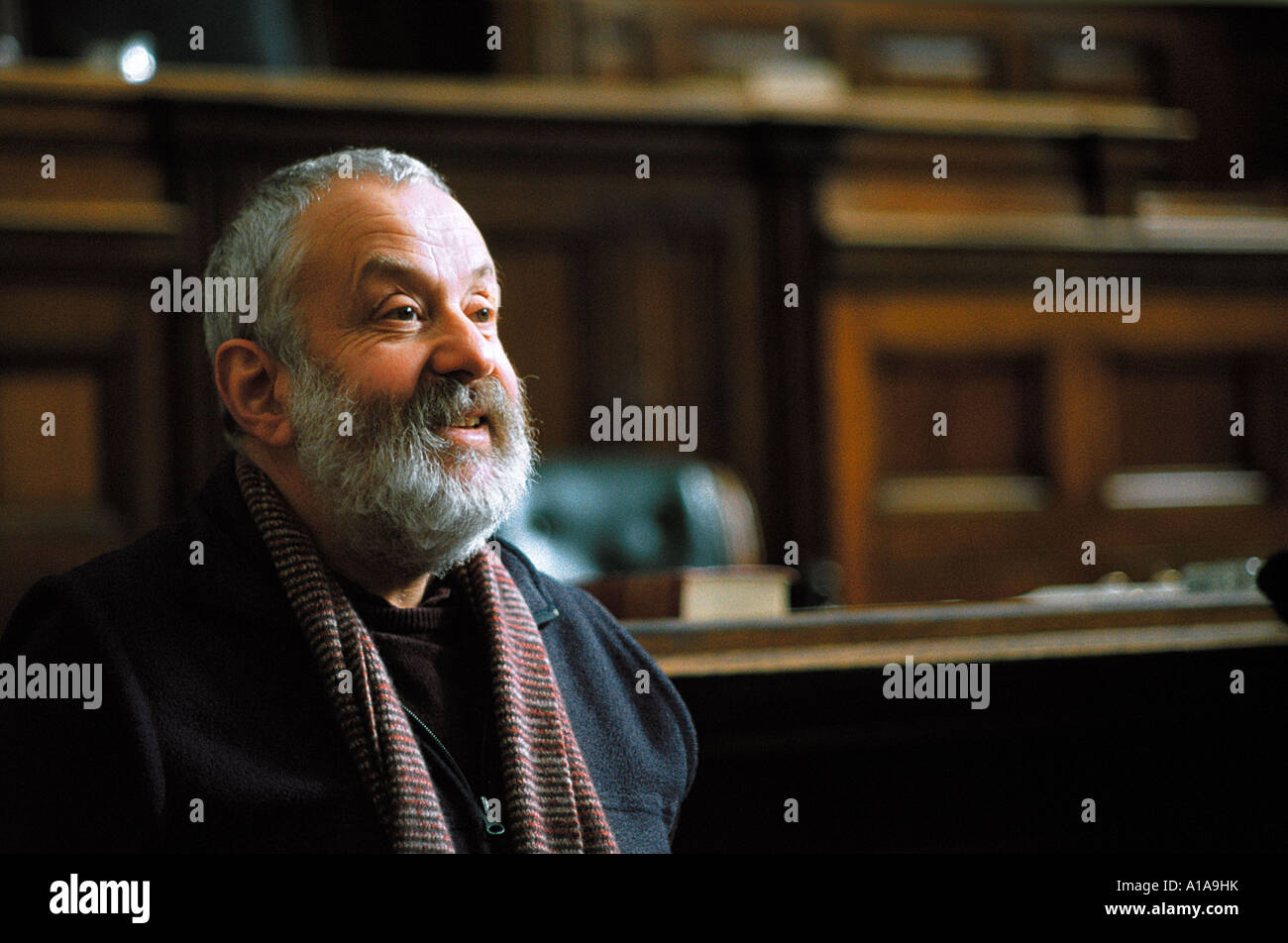 Vera Drake Year 2005 Director Mike Leigh Mike Leigh Shooting picture Stock Photo