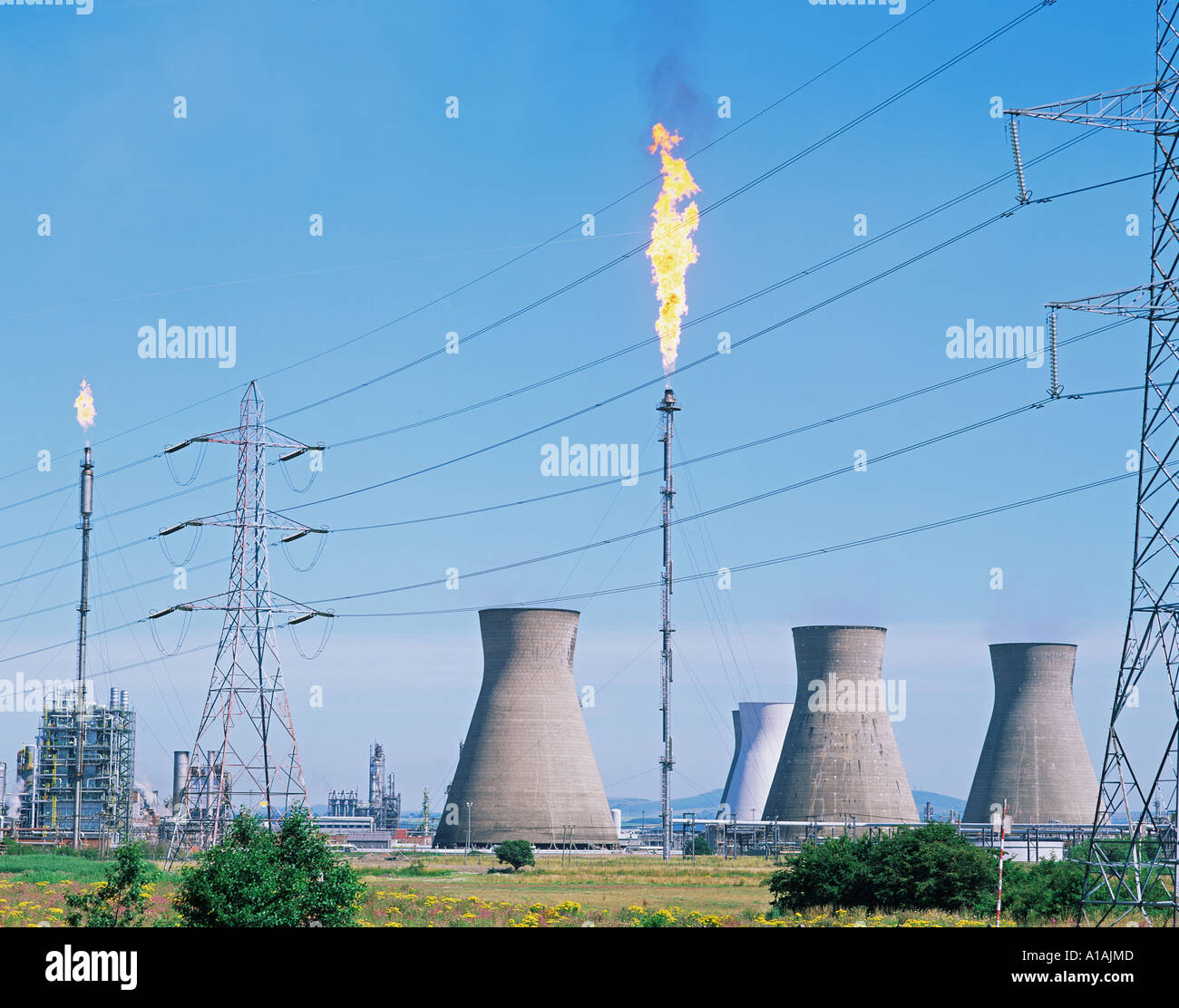 Oil refinery fire hi-res stock photography and images - Alamy