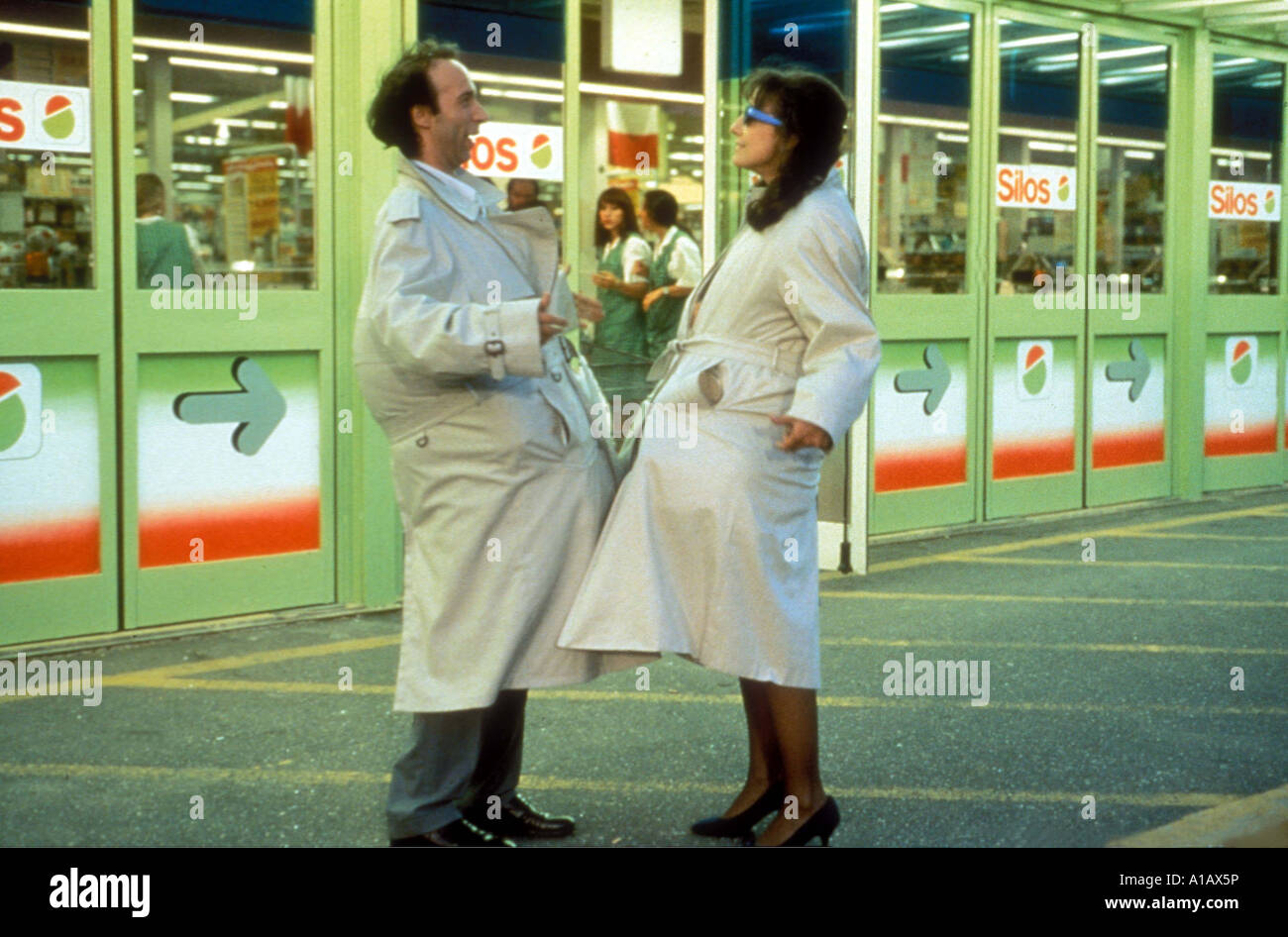 Il Mostro Year 1994 Director Roberto Benigni Roberto Benigni Nicoletta  Braschi Stock Photo - Alamy