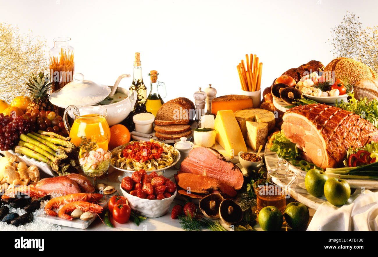 Food spread table hi-res stock photography and images - Alamy