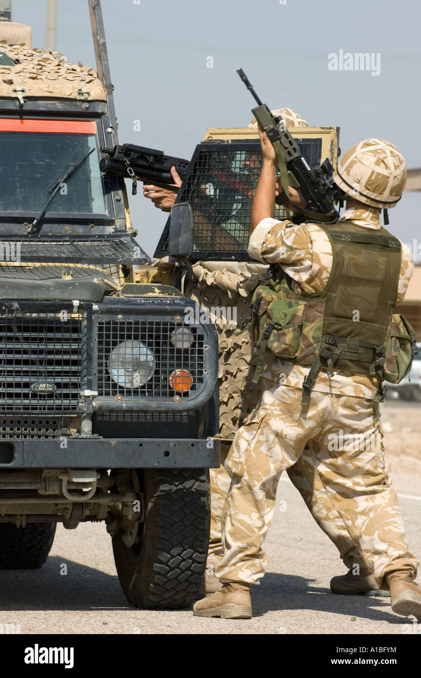 British Soldiers practising ambush drills in Basrah, Iraq Stock Photo