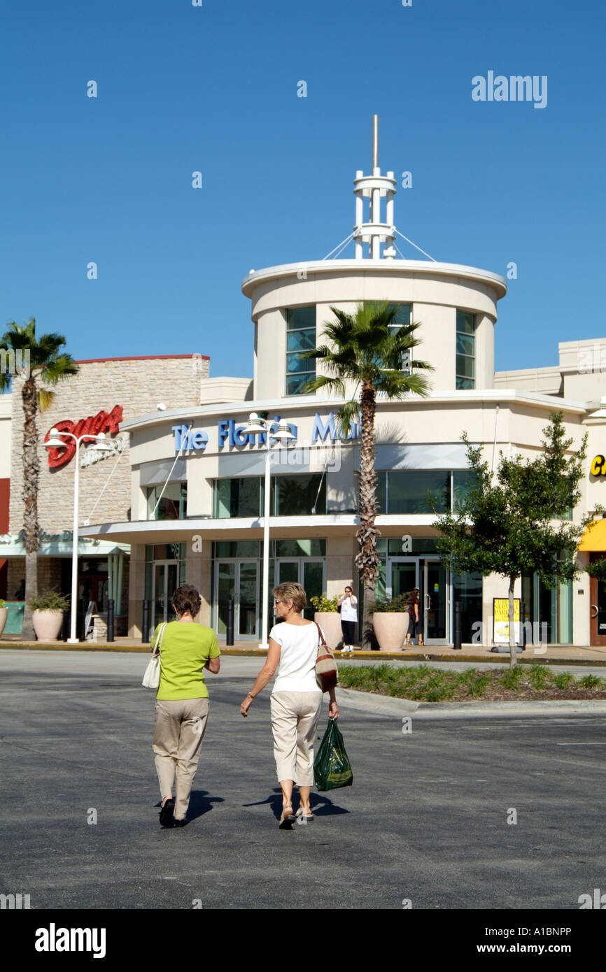 outdoor plaza entrance to The Florida Mall enclosed shopping mall orlando  Florida USA United States of America Stock Photo - Alamy