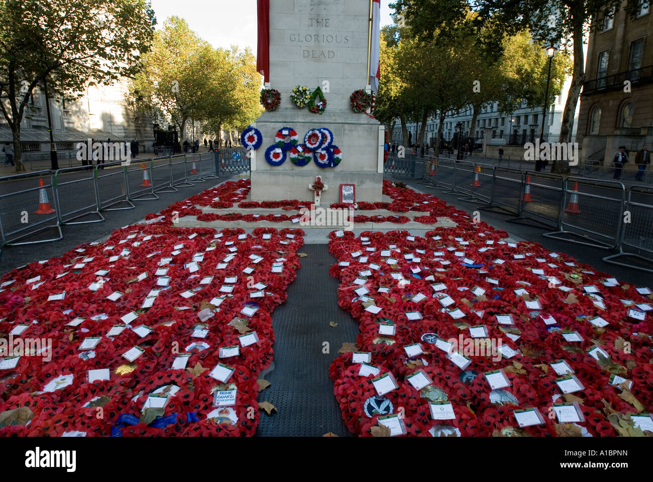 POPPY WREATHS AT THE CENOTAPH LONDON MEMORIAL TO WAR DEAD 2006 Stock ...