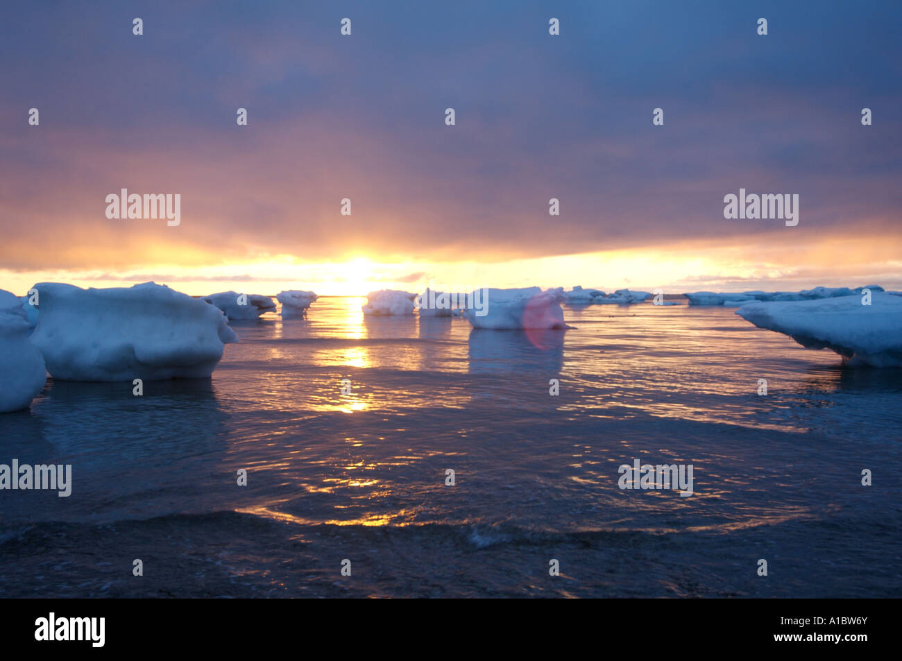 Iglulik hires stock photography and images Alamy