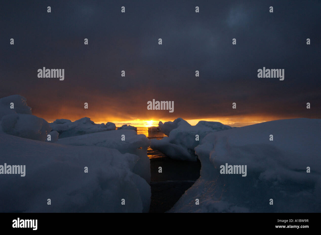 Iglulik hires stock photography and images Alamy