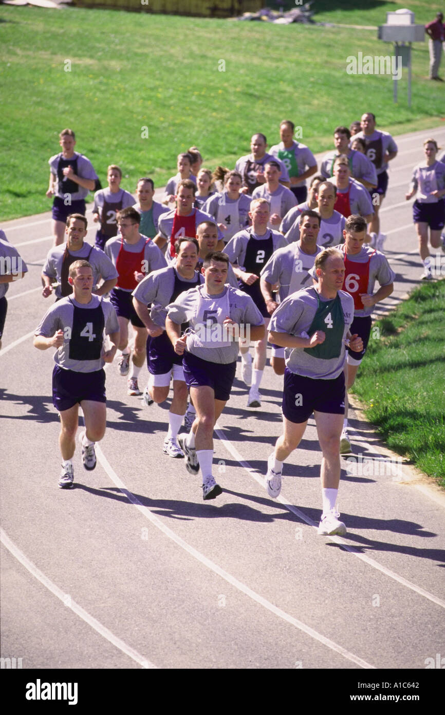 Agents running the two mile run as part of New Agent Physical Training at  the FBI Academy in Quantico Virginia Stock Photo - Alamy