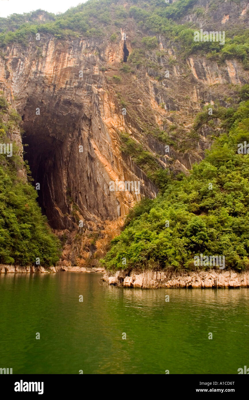 The Shennong Stream a tributary off the Yangzi Stock Photo - Alamy