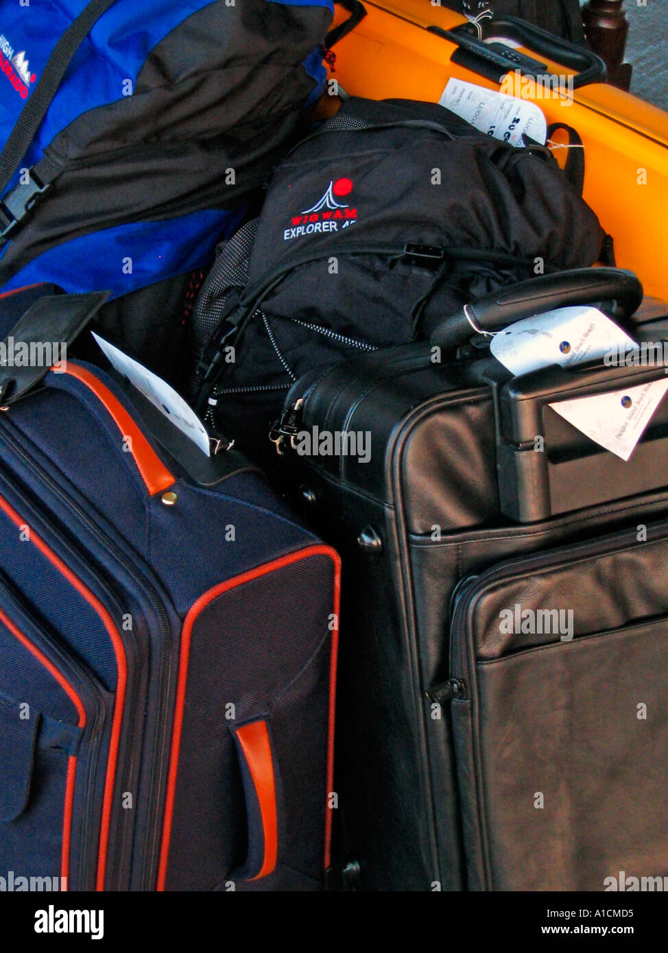Roller board luggage hires stock photography and images Alamy