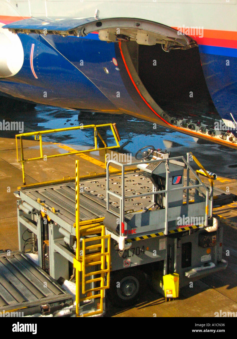 United Airlines Boeing 747-400 forward cargo door and mobile loader OHare Airport Chicago USA Stock Photo