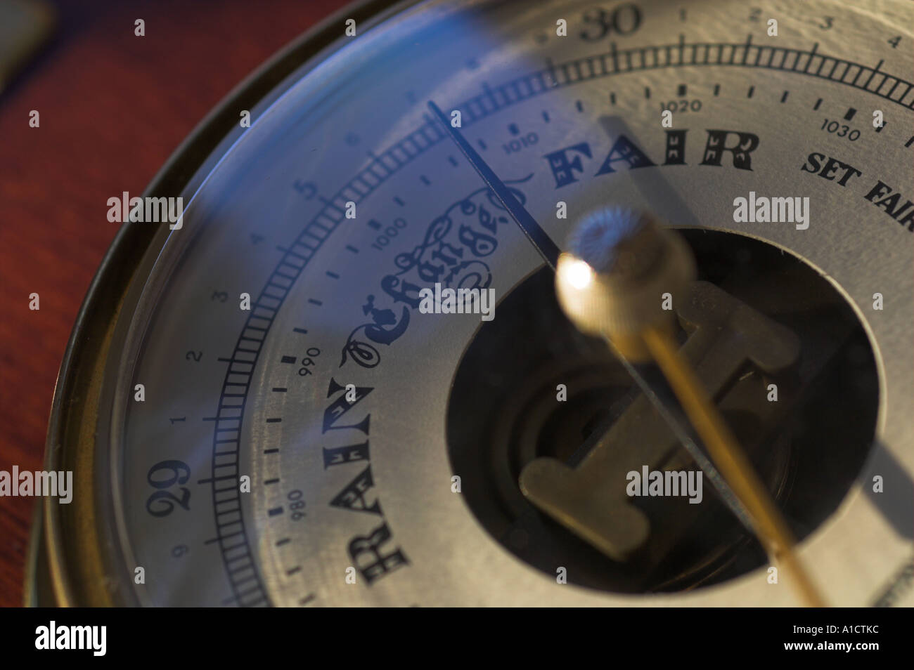 Mercury barometer hires stock photography and images Alamy