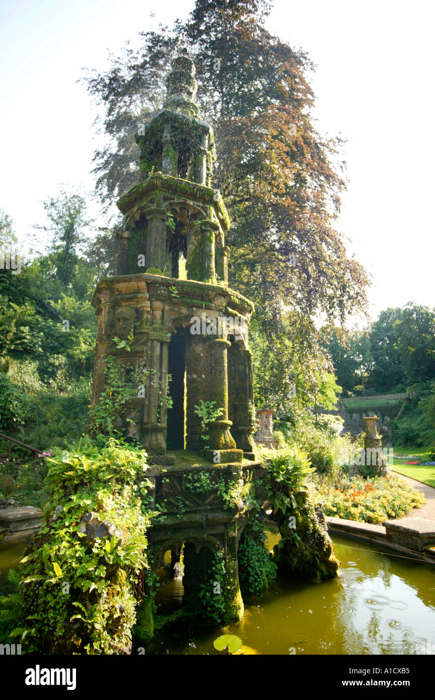 Garden water feature algae hires stock photography and images Alamy