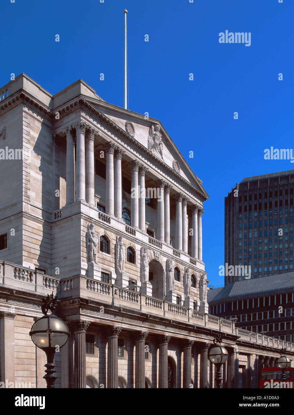 Bank of england vault hi-res stock photography and images - Alamy