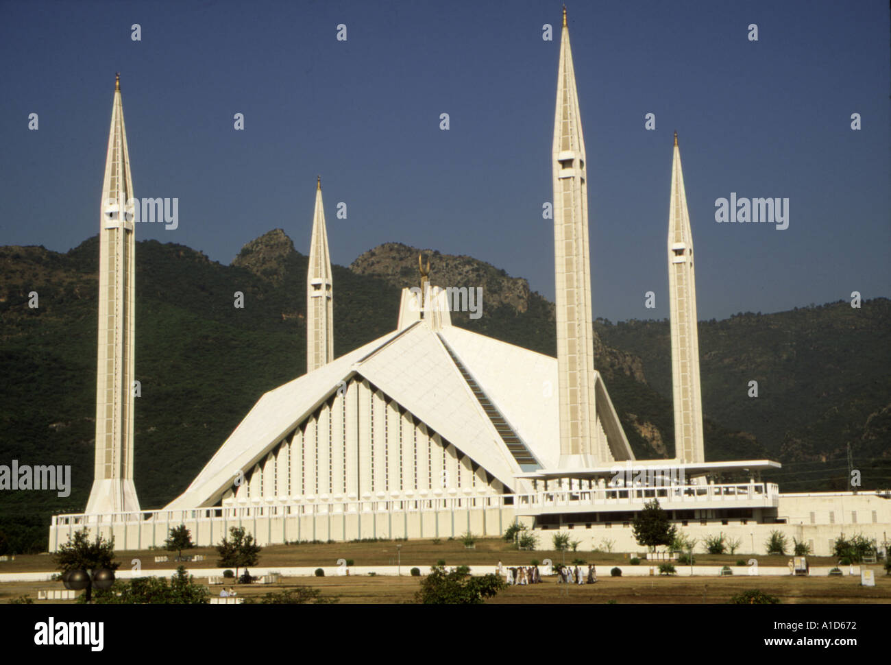 Abdul Aziz Mosque , 14 Mind-blowing Facts About Sultan Salahuddin Abdul ...