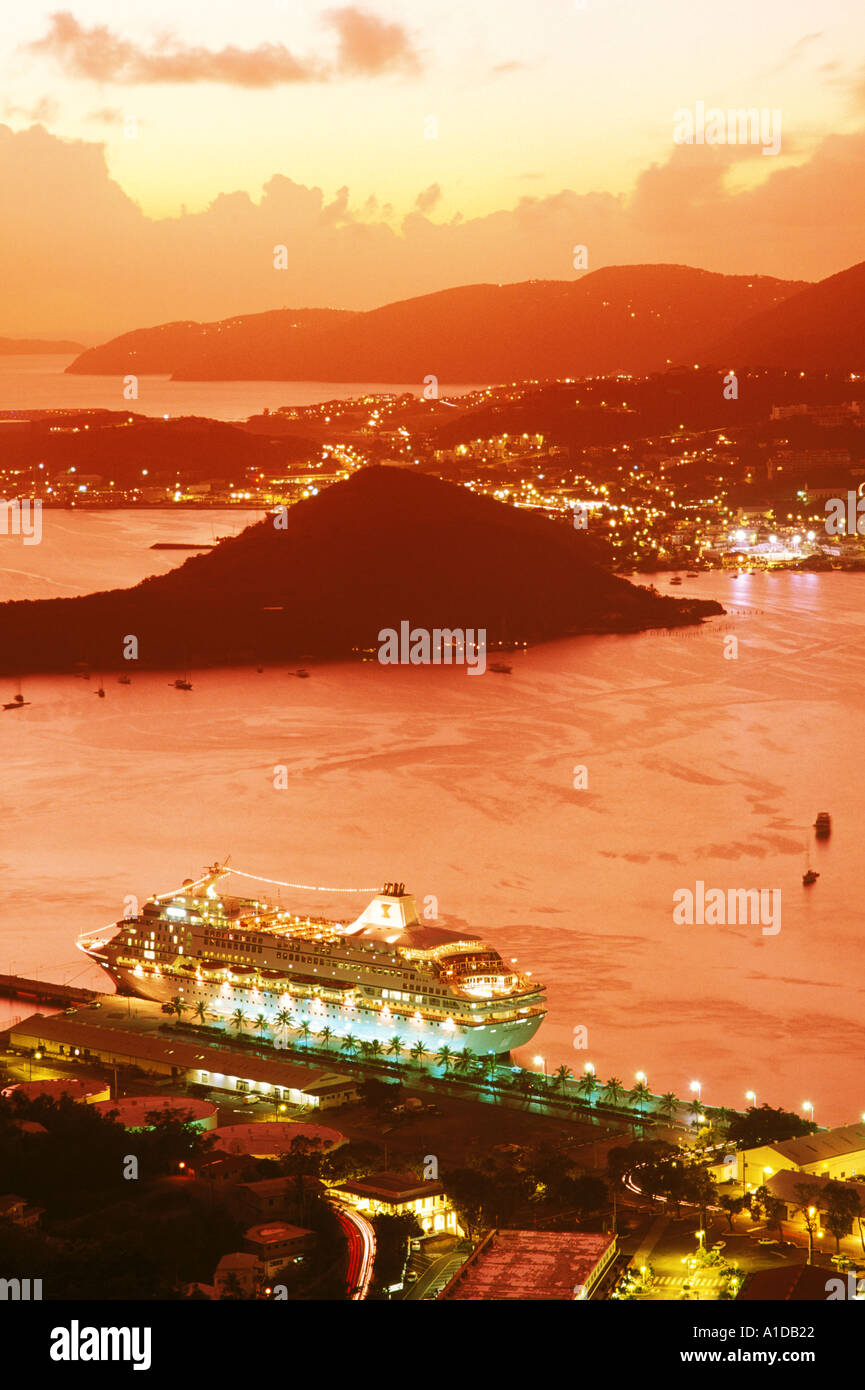 Caribbean cruise ship port hi-res stock photography and images - Alamy