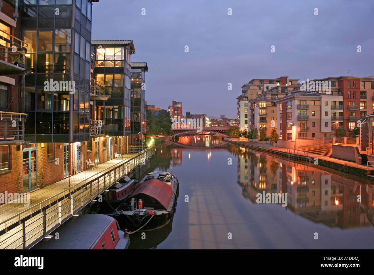 Leeds river aire at night hi-res stock photography and images - Alamy