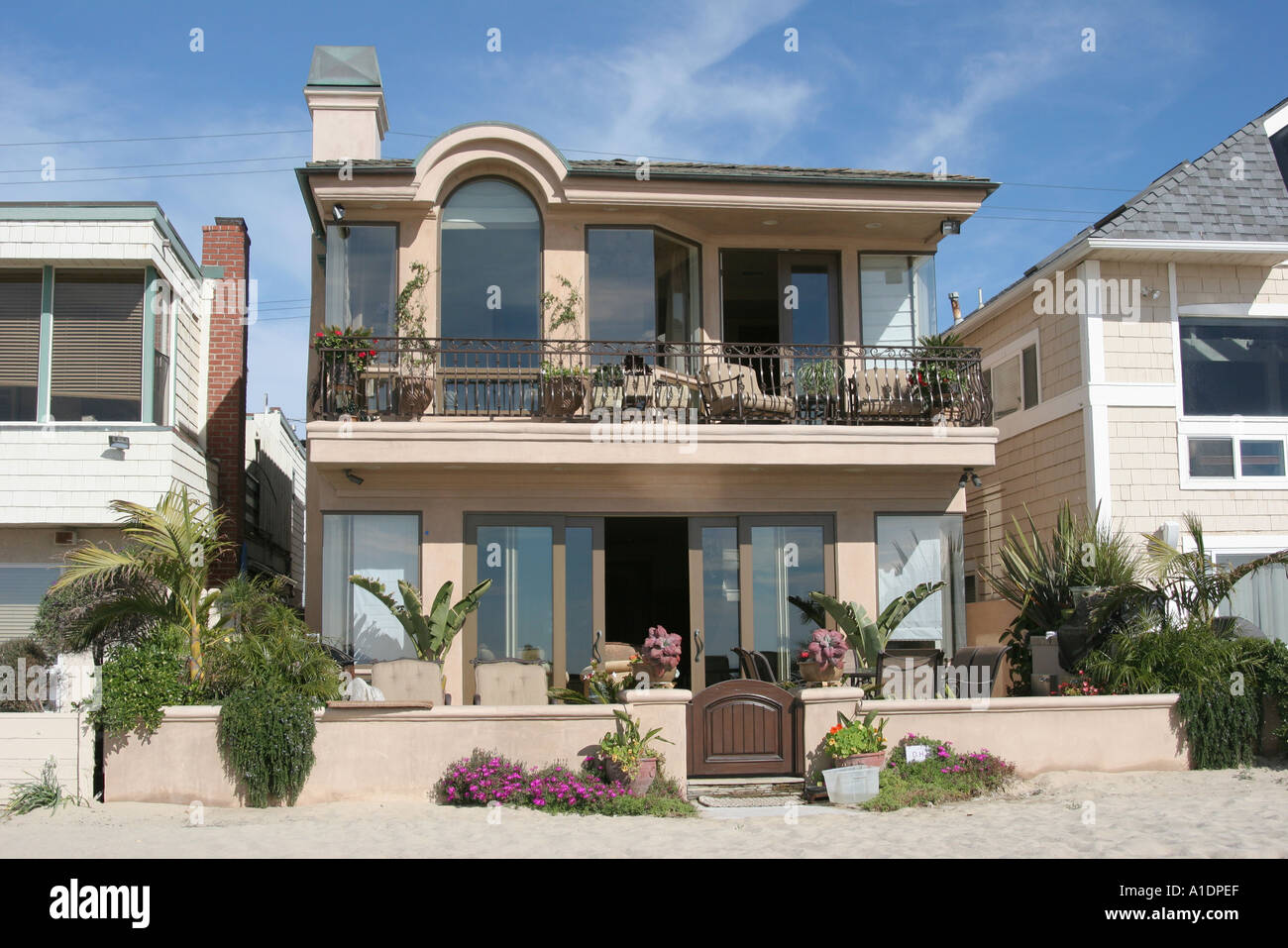 Newport Beach California,Balboa Peninsula,beachfront homes,CA050120084