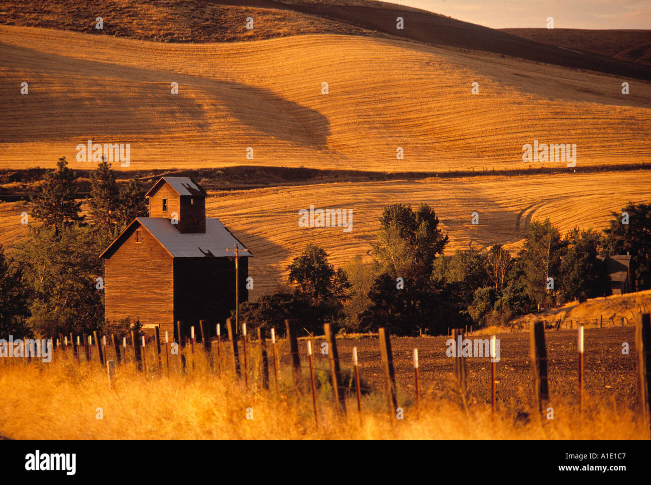 Bend landscape hi-res stock photography and images - Alamy