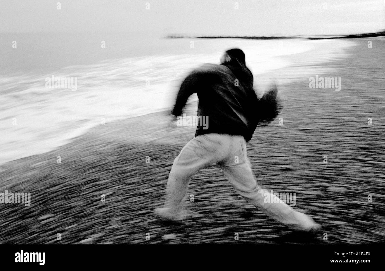 Skimming stones coast hires stock photography and images Alamy