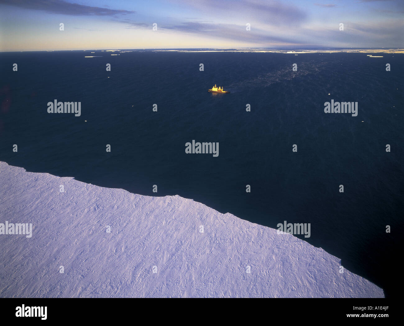 Ross ice shelf hires stock photography and images Alamy
