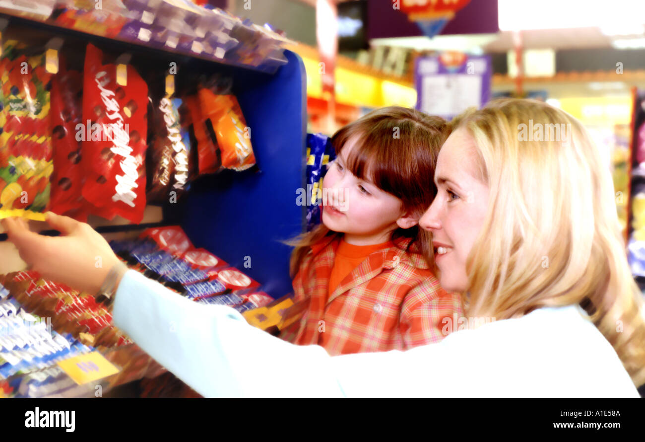 Buying sweets child hi-res stock photography and images - Alamy