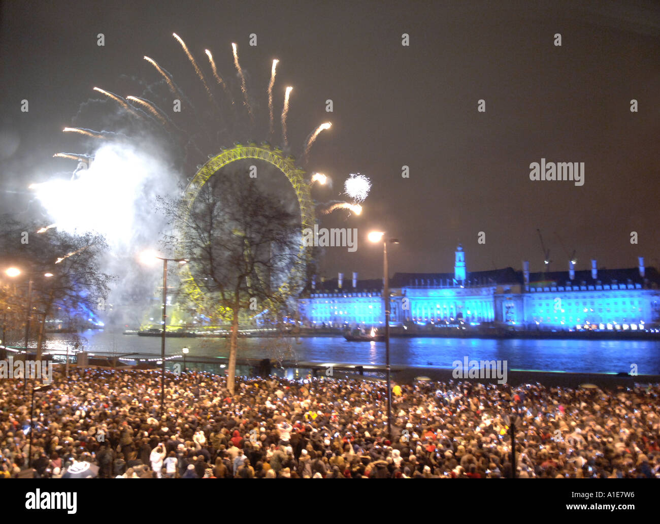 horizontal new years eve celebration london england city night capital fireworks display london