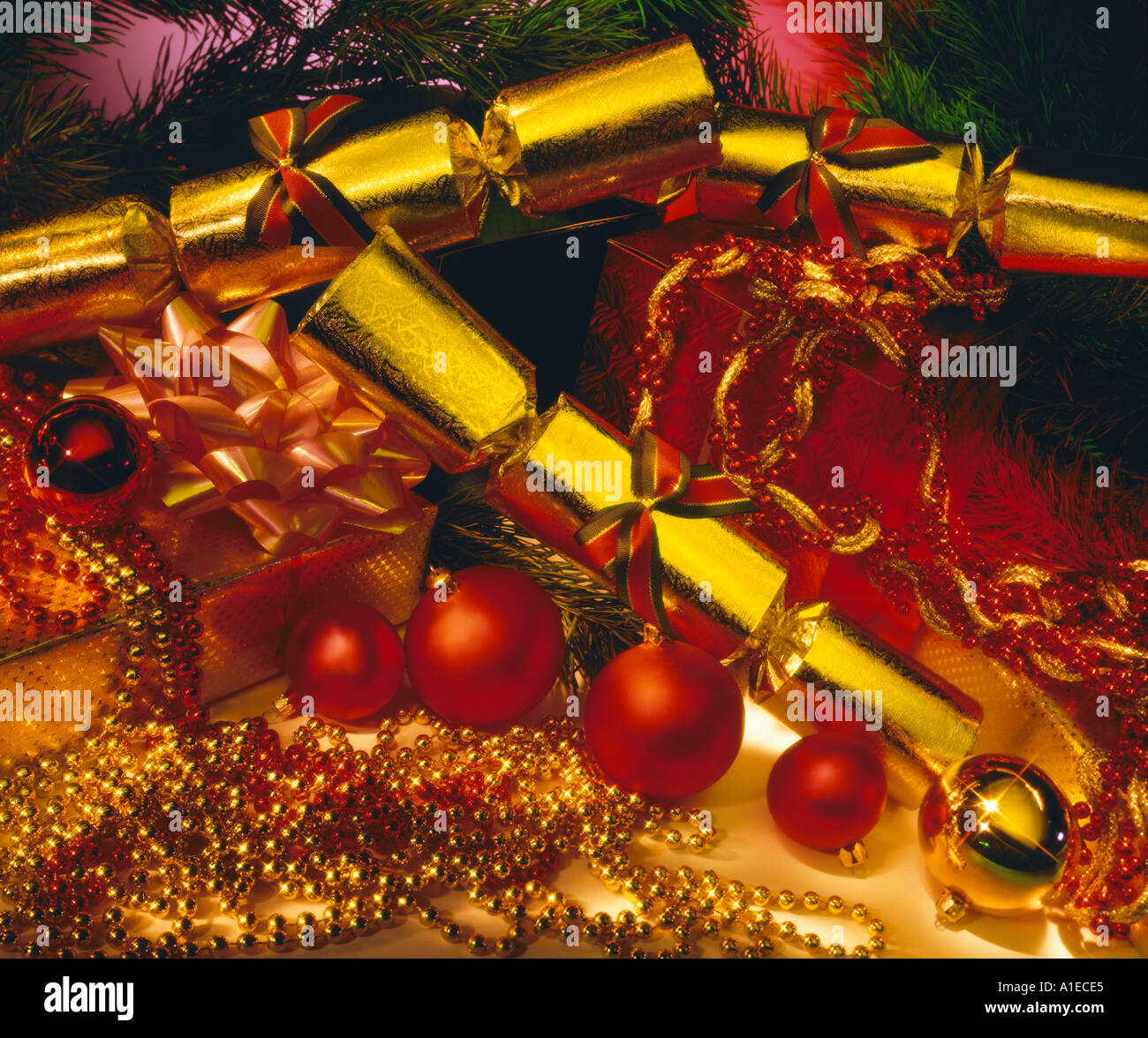 Party cracker hi-res stock photography and images - Alamy