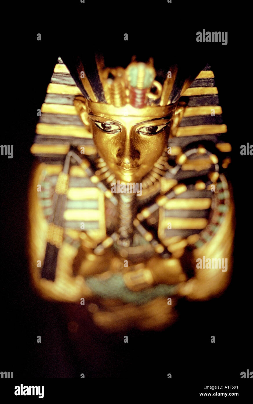 Replica of King Tut s coffin SIMILAR IMAGE A1F590 Stock Photo