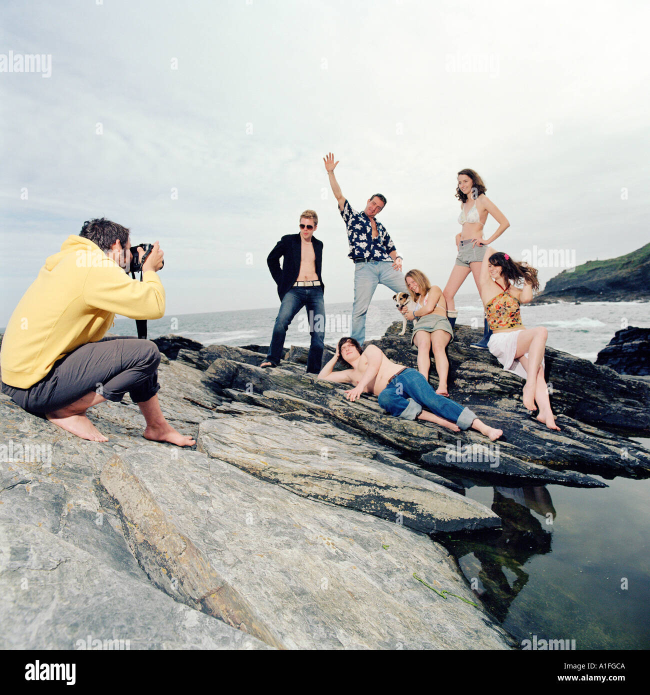 Posing for photographs hi-res stock photography and images - Alamy