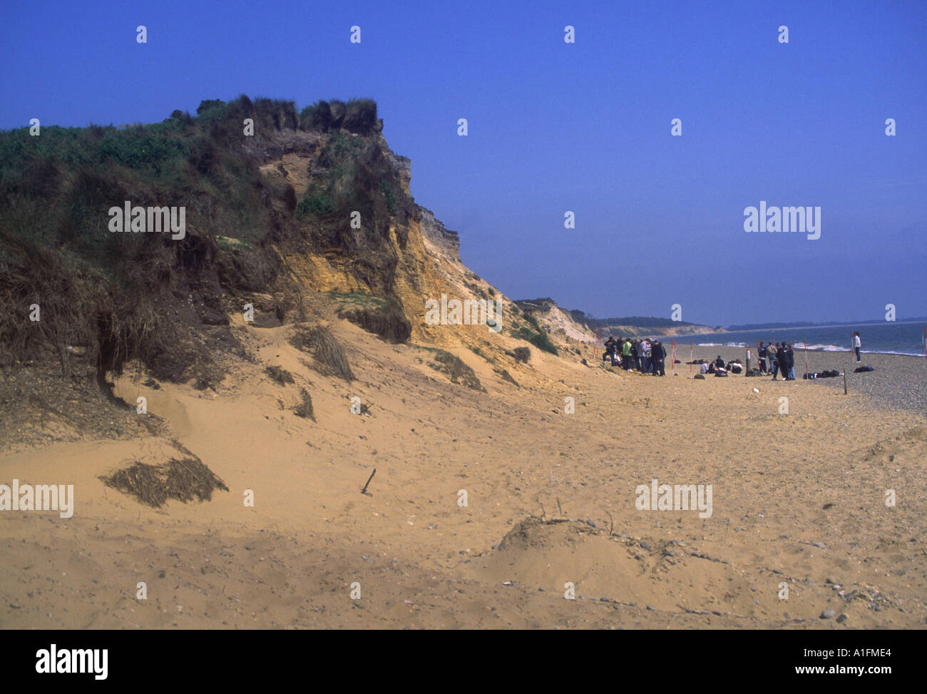 Suffolk Cliffs Dunwich england beach hi-res stock photography and images - Alamy