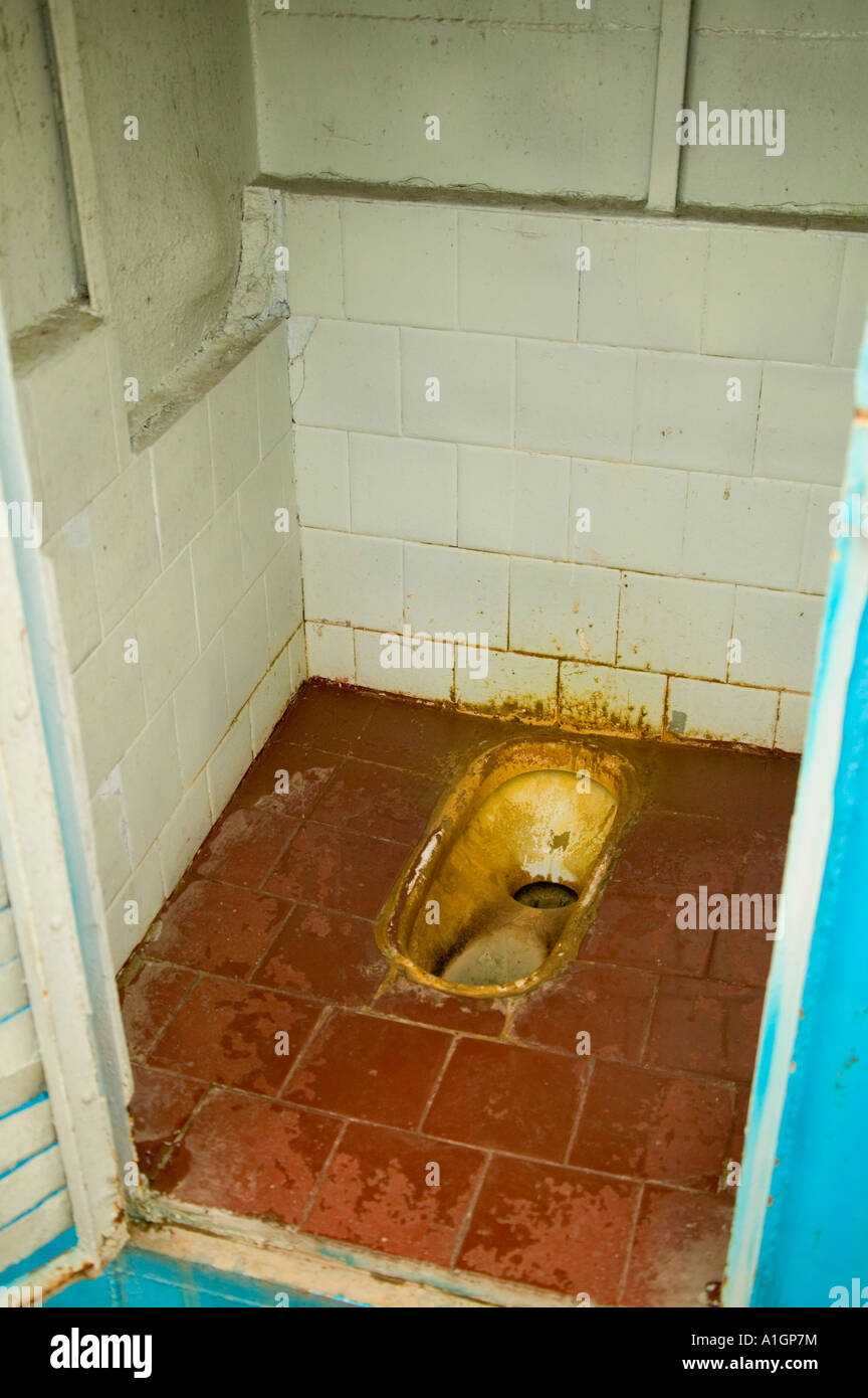 What Is A Squat Toilet In China at Brodie Driskell blog