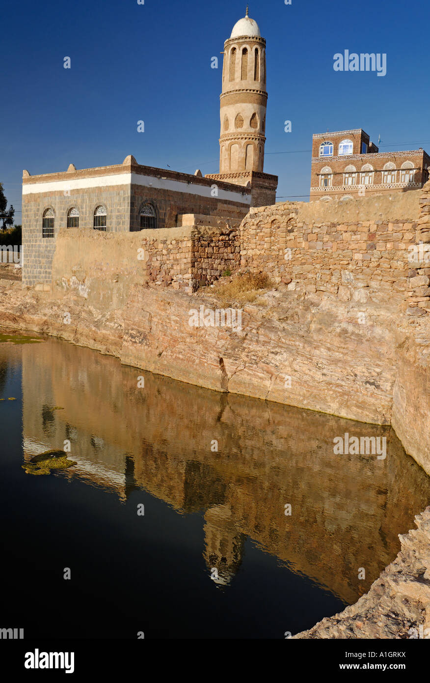 mosque and cisterne of Kaukaban Yemen Stock Photo