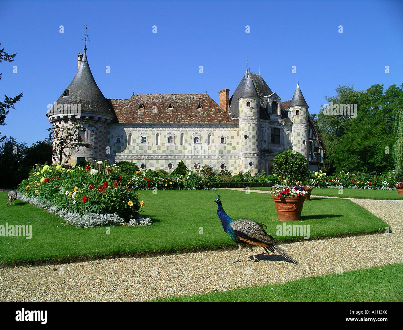Castle st germain hires stock photography and images Alamy