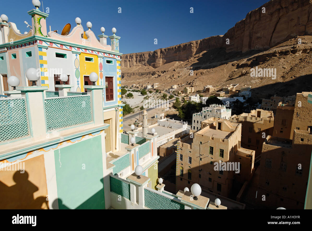 Hotel Bait Beit Bugshan Khaylla Khaylah village Wadi Doan Wadi Hadramaut Yemen Stock Photo