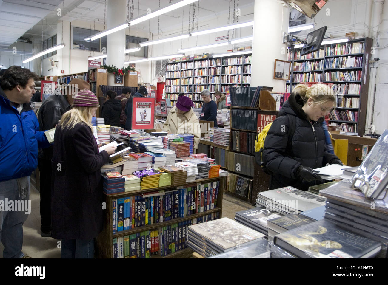 Strand Bookstore largest in world 18 miles of books Broadway New York NYC Stock Photo Alamy