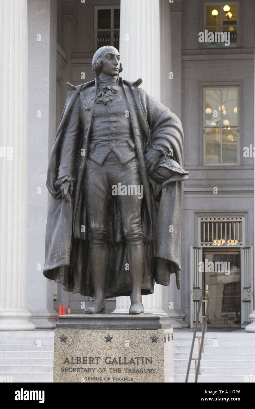 Department of the Treasury with statue of Alexander Hamilton Washington