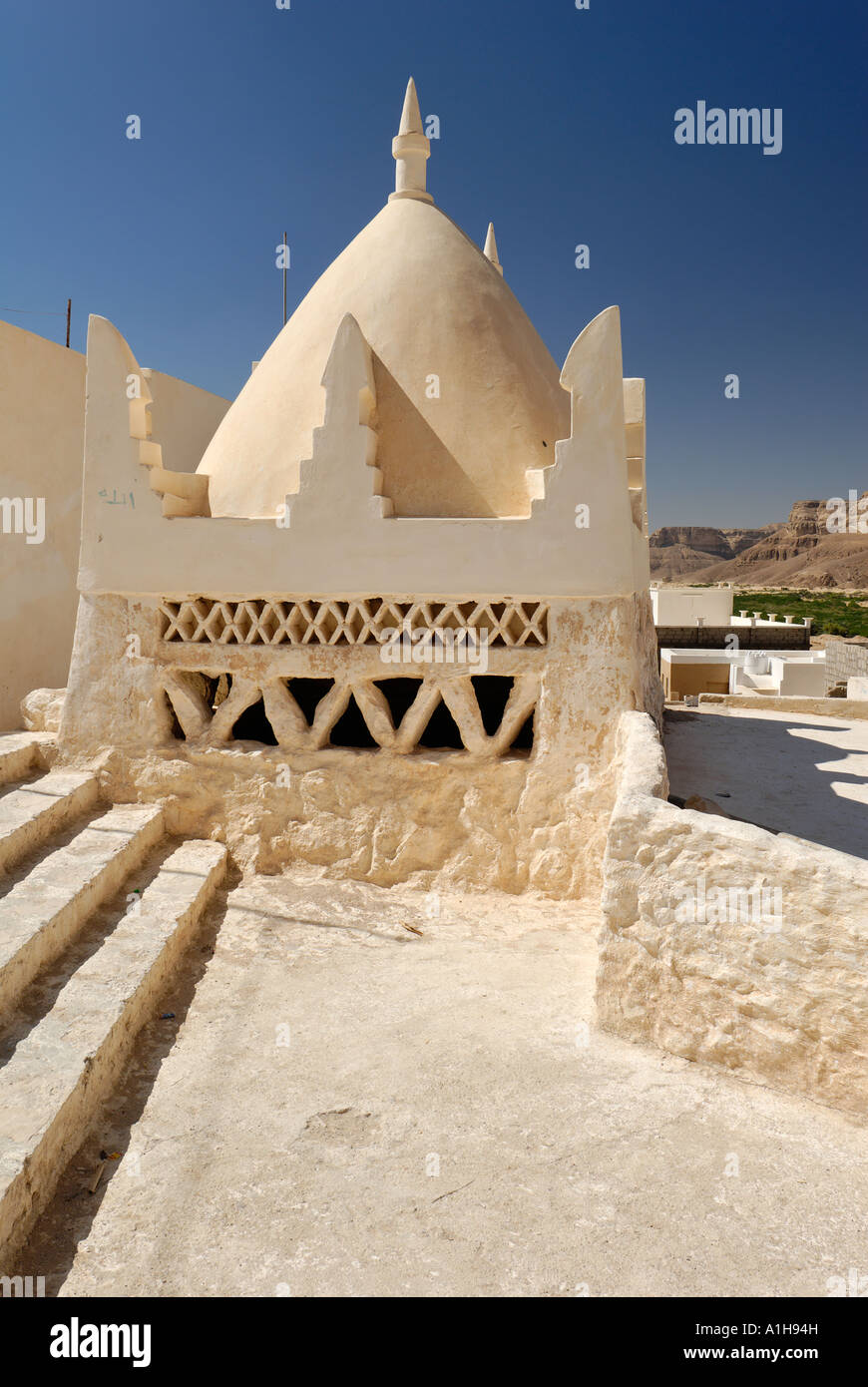 grave site of the prophet Hud pilgrimage site of Gabr Hud Qabr Hud Wadi Hadramaut Yemen Stock Photo