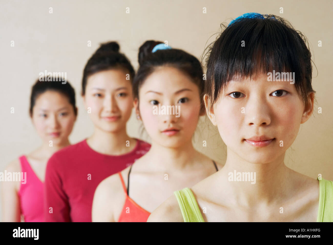 Women in a row hi-res stock photography and images - Alamy