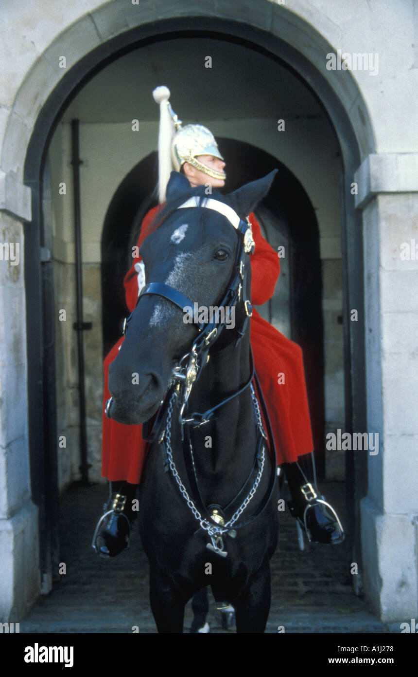 Mounted horse guards hi-res stock photography and images - Alamy