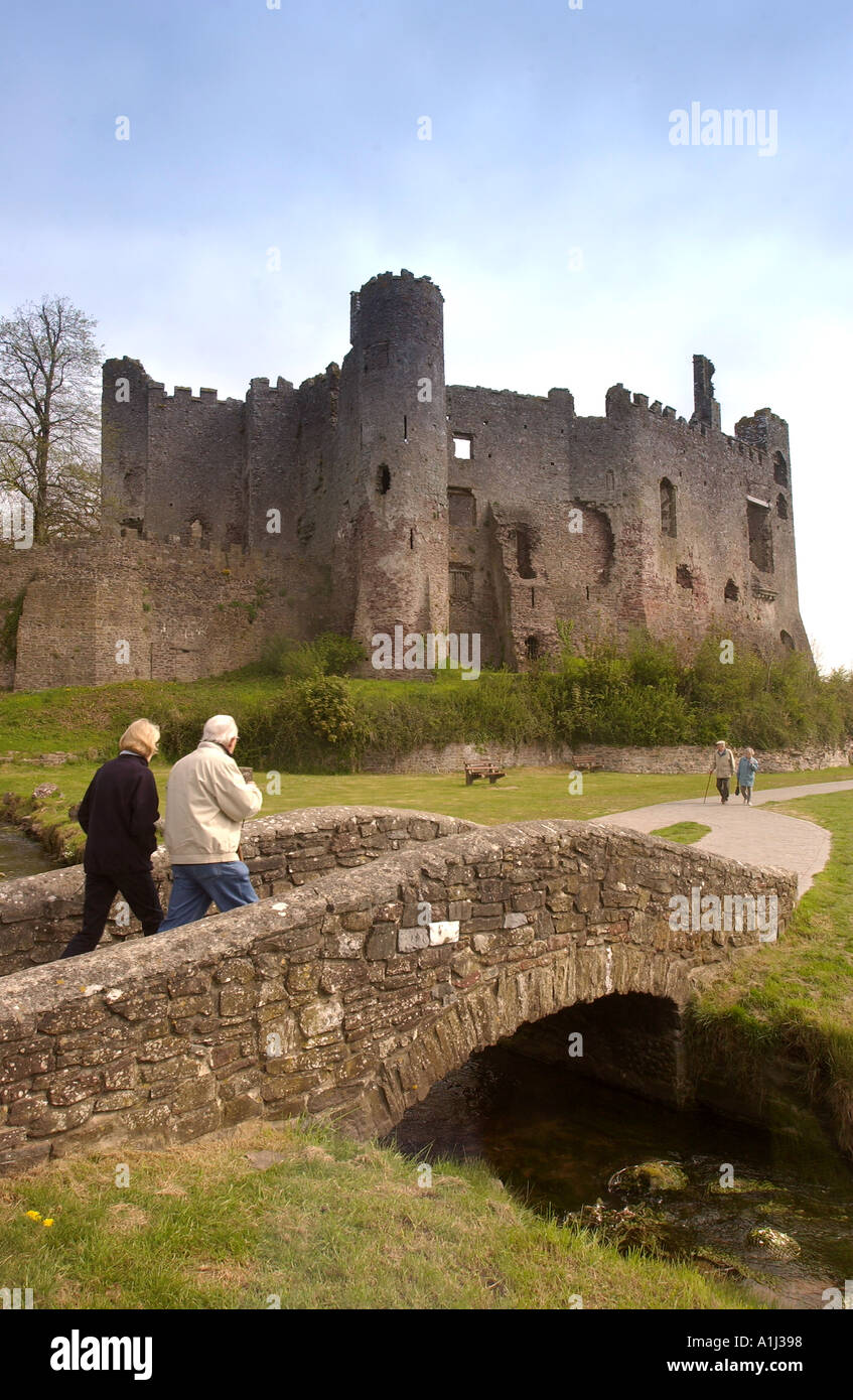 LAUGHARNE CASTLE IN CARMARTHENSHIRE WALES WHICH HAS BEEN BOUGHT BY THE ACTOR NEIL MORRISEY Stock Photo