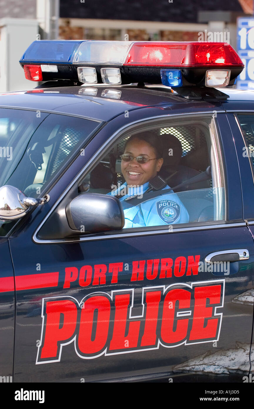 Black female police officer hi-res stock photography and images - Alamy